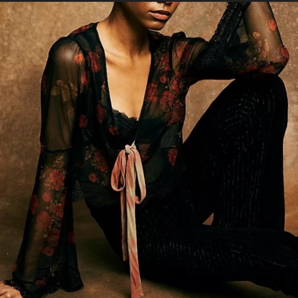 Free people x Kylie tie top bell sleeves RARE